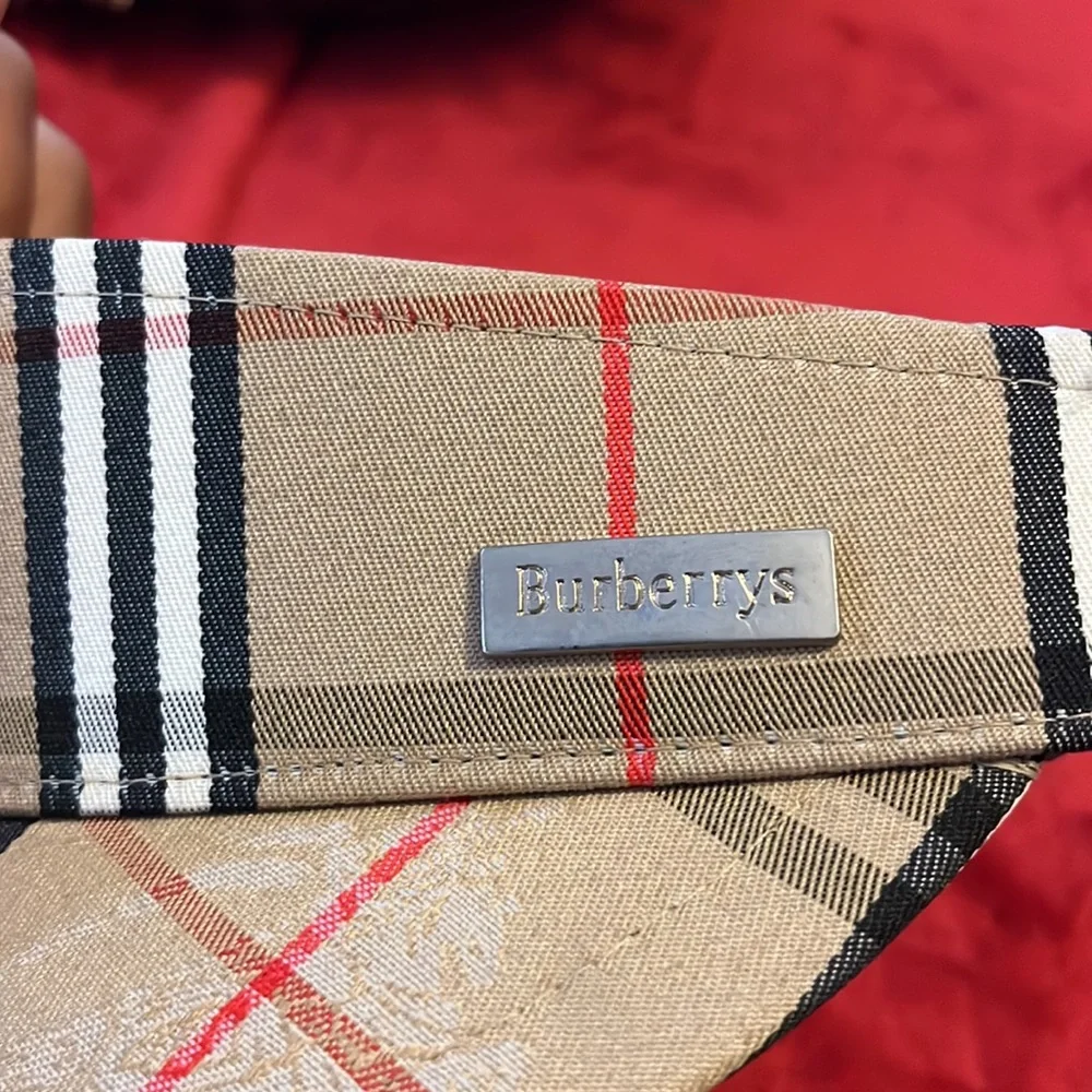 Women’s  Burberry Nova Visor - Picture 3 of 5